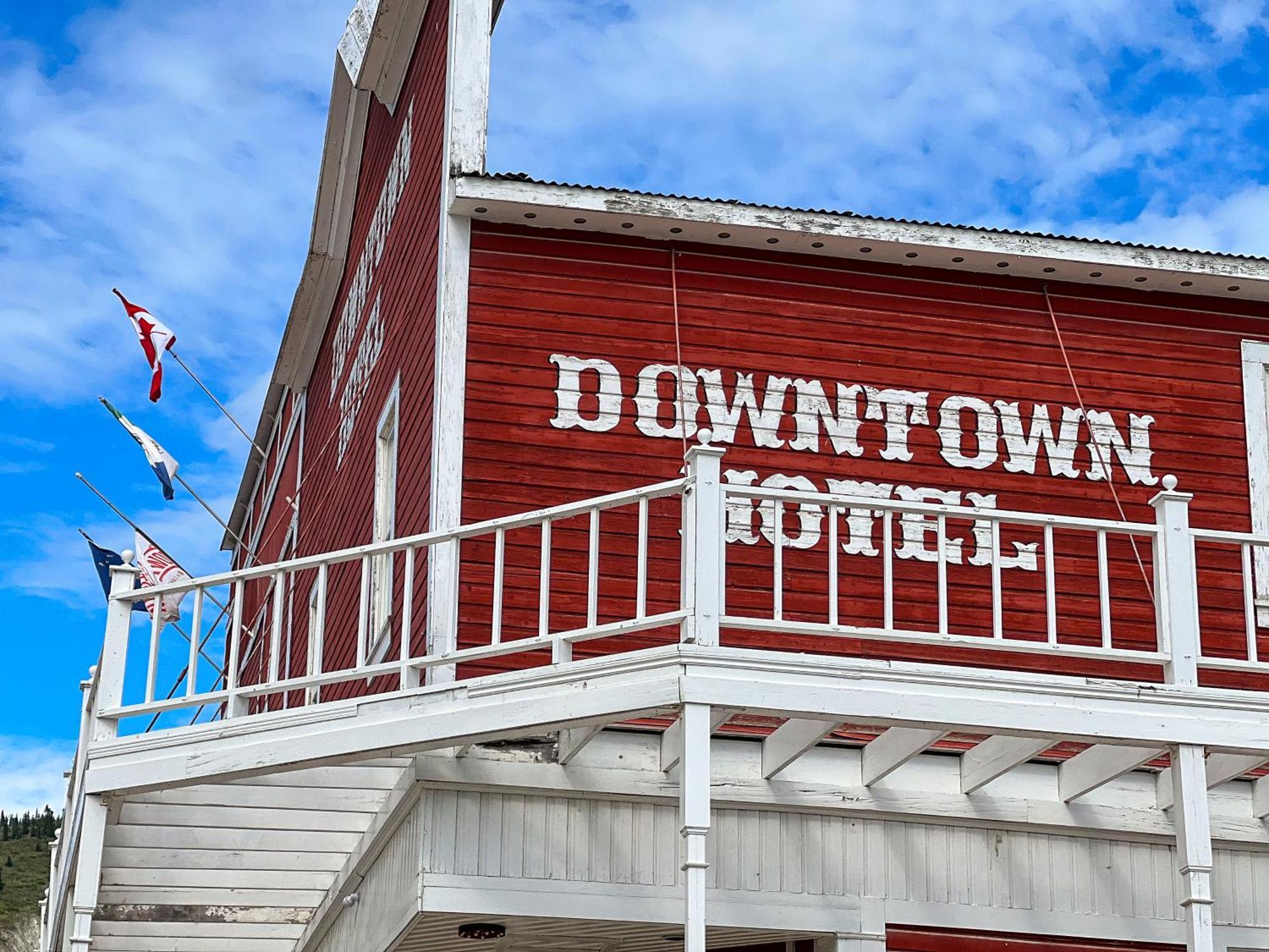 The Downtown, A Coast Hotel Доусон-Сіті Екстер'єр фото