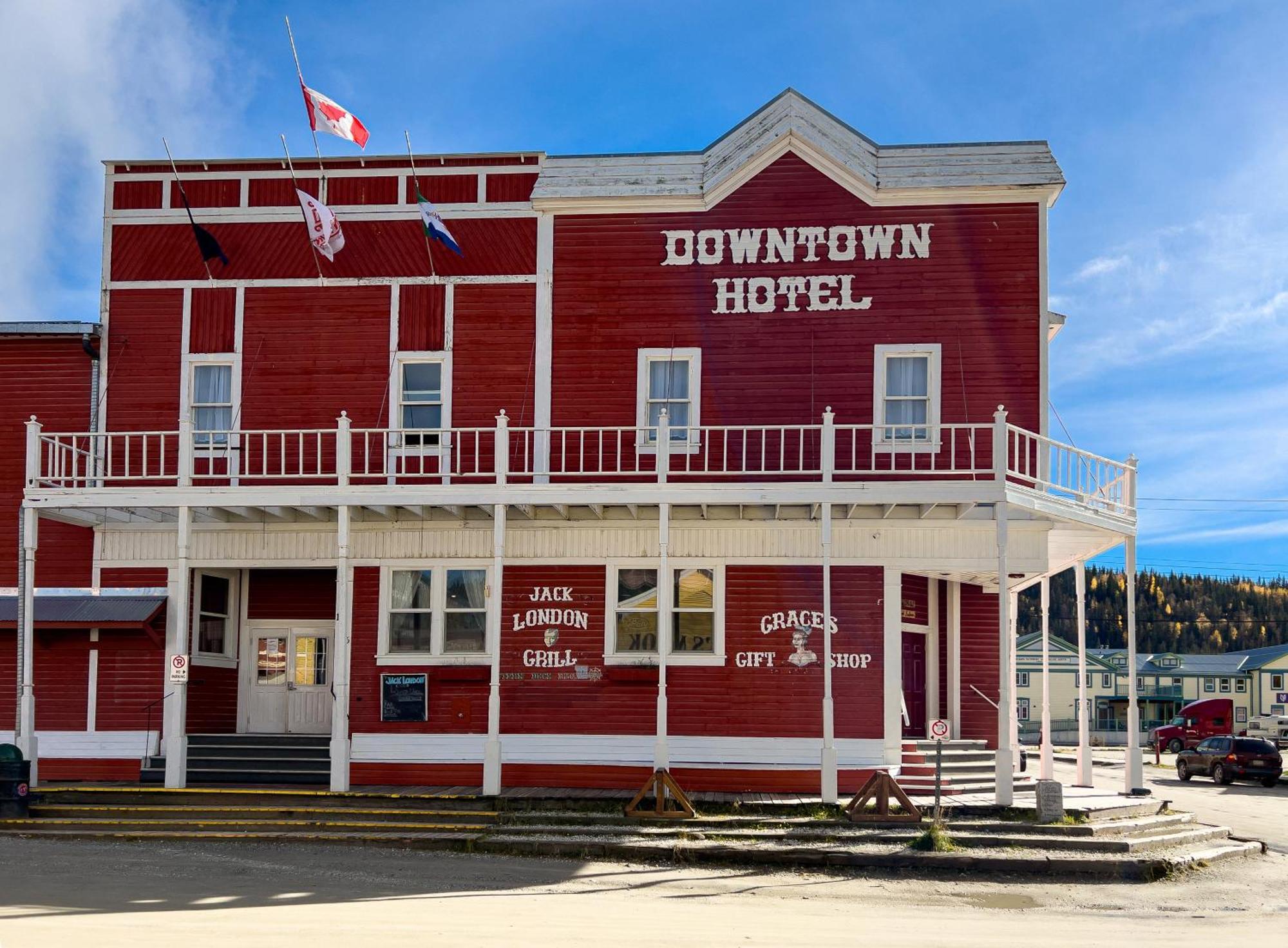 The Downtown, A Coast Hotel Доусон-Сіті Екстер'єр фото